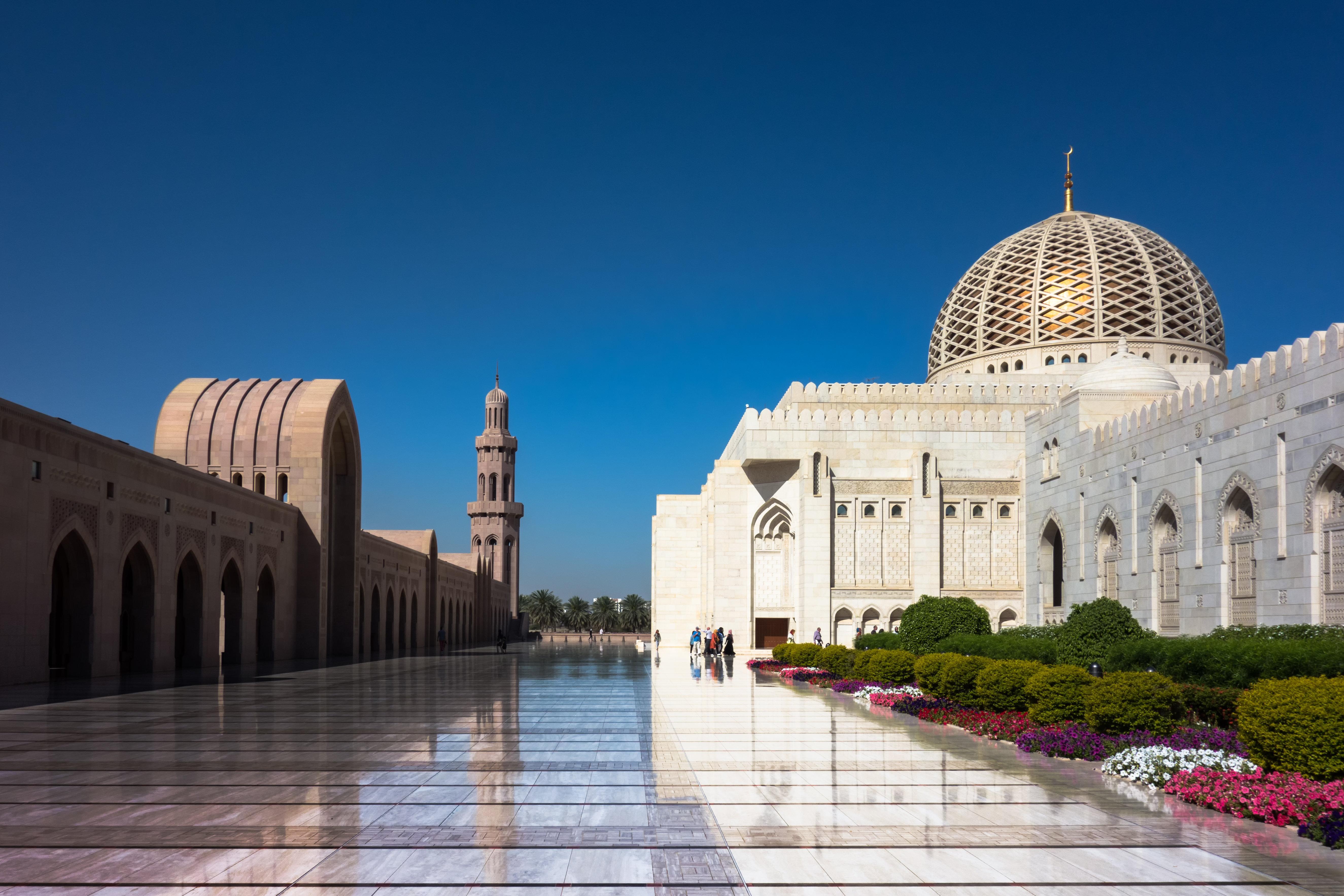 Crowne Plaza Muscat, An Ihg Hotel Exterior photo